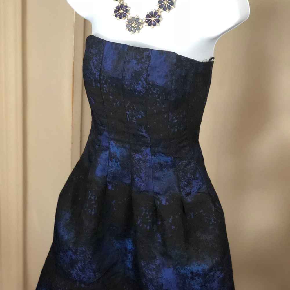 Strapless brocade short dress.
